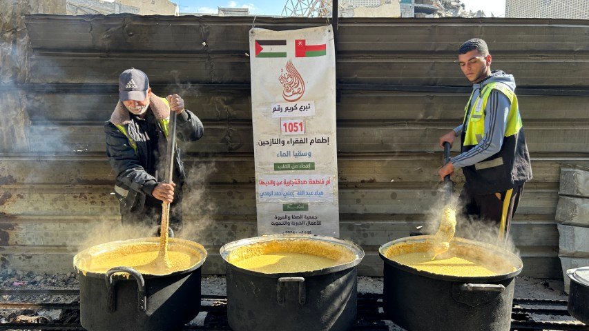 إطعام الفقراء والنازحين + سقيا ماء 1051