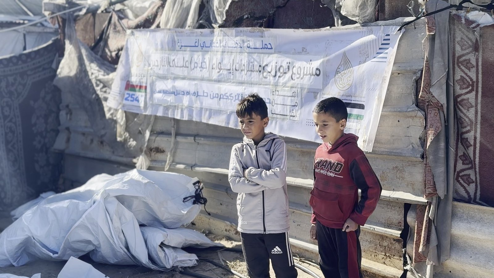 مشروع إنشاء وتجهيز خيام الإيواء العاجلة للنازحين